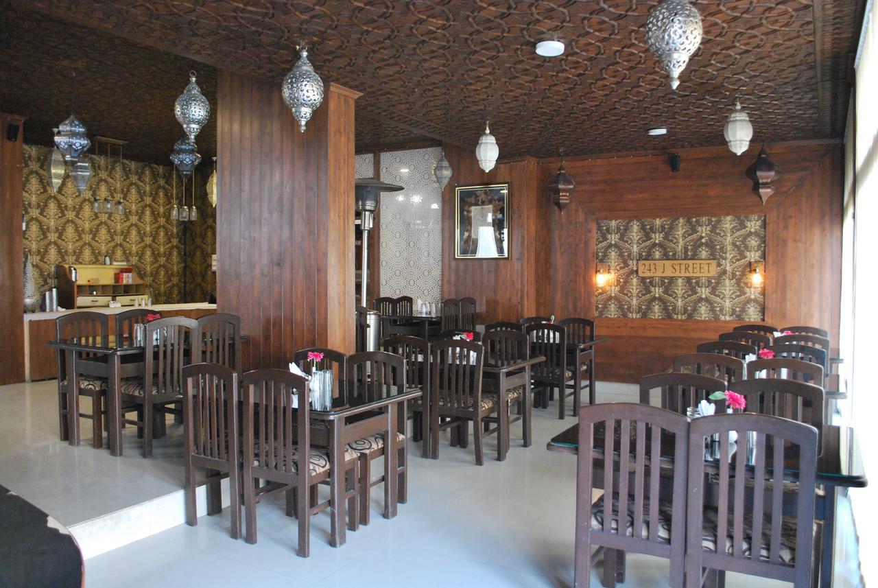 Hotel Kaisar Srīnagar Exterior foto