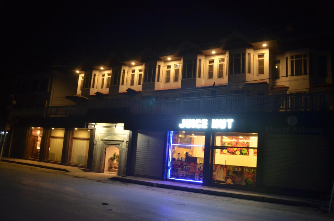 Hotel Kaisar Srīnagar Exterior foto