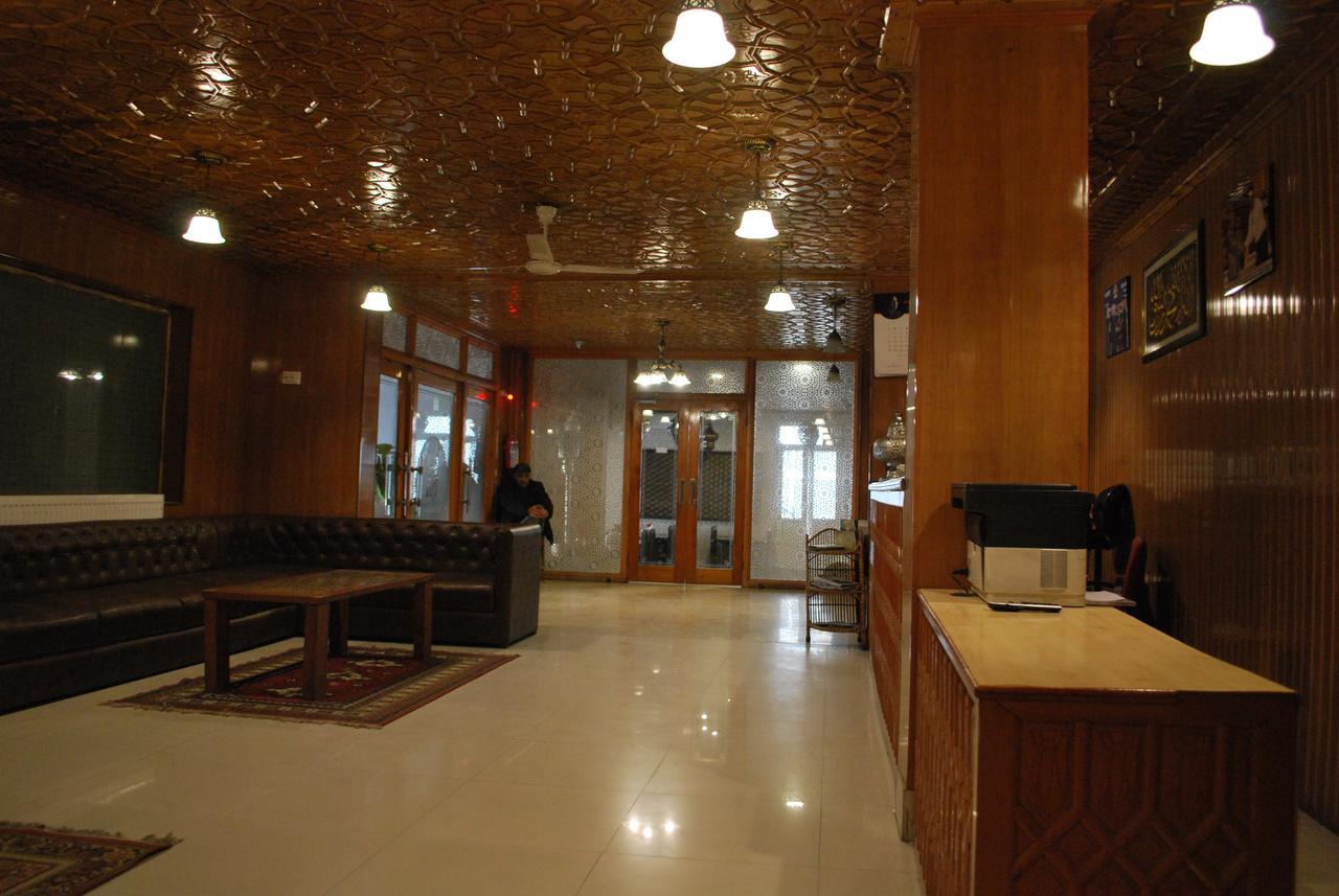 Hotel Kaisar Srīnagar Exterior foto